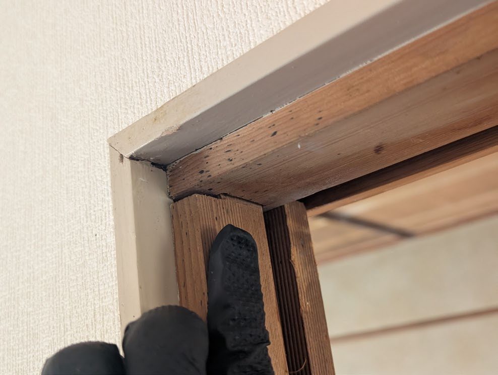 中古マンションの建具に残る痕跡